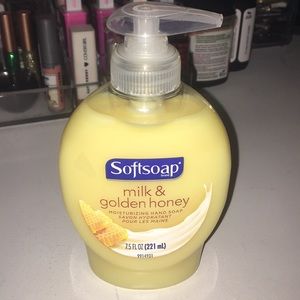 FREE WITH PURCHASE milk & honey softsoap